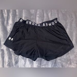 Under armour short women’s.
